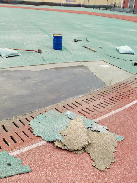 崂山球场翻新维修补、球场翻新修补改造